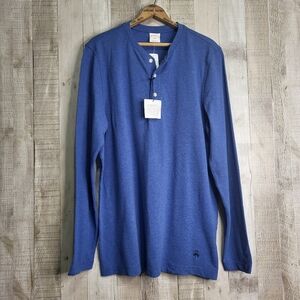 Brooks Brothers Men's Blue Henley Shirt. Size Medium.